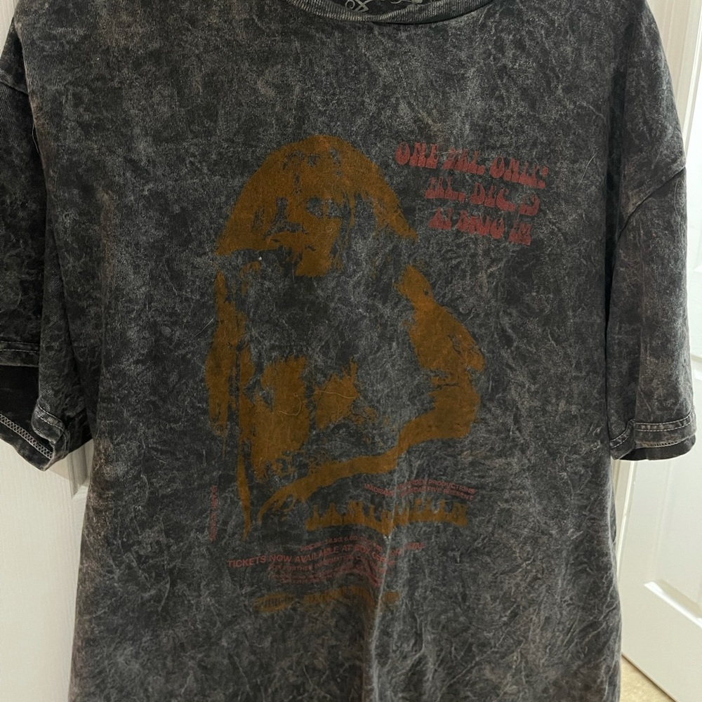 Graphic tee - Picture 2 of 2